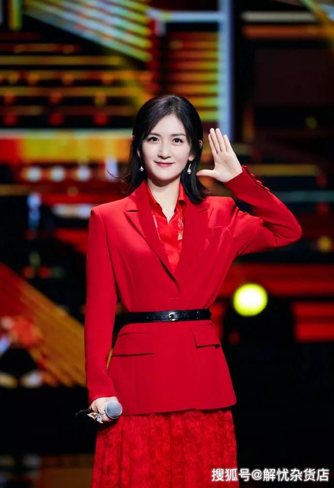 谢娜主持央视节目被群嘲:没文化底蕴驾驭不了