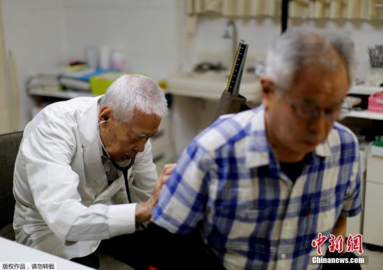 日护理职员存缺口厚劳省：2025年缺口最多达27万人