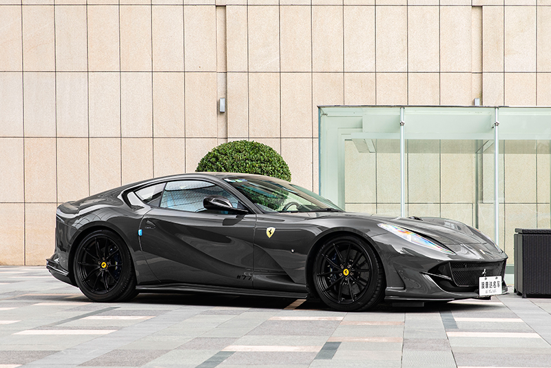 V12自吸--法拉利812SuperFast