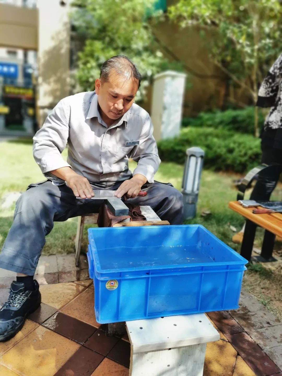 磨刀坊里磨刀霍霍钝刀也能锋芒再现磨走岁月的痕迹 留下时光的情愫5分肯