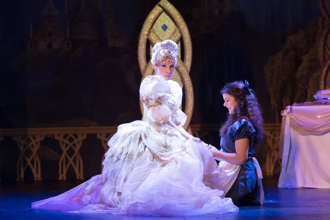 卖火柴的小女孩作者是国家作家 24ccf22ddb464c6b86d34d4a659b6008.jpeg