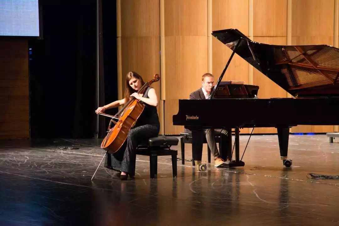 交响乐团演奏现场我的祖国 27e3da4c719148f59f5a44f9173fbf1e.jpeg