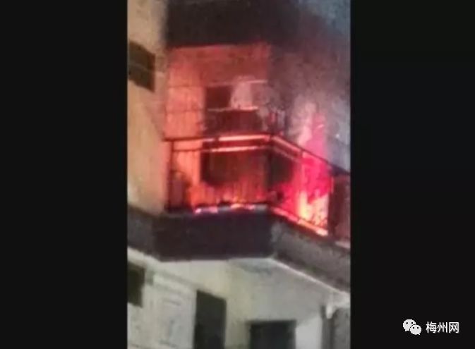 视频吓人!15秒3次连环爆炸,这东西很多人身边就有