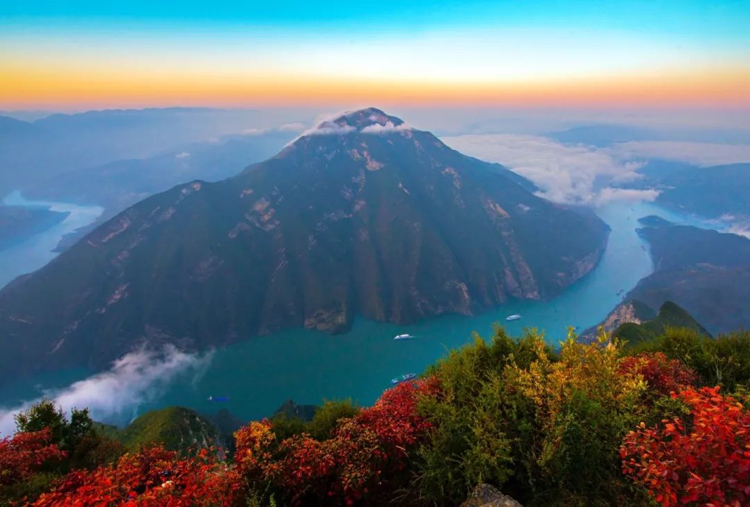 三峡夔门红叶最相思