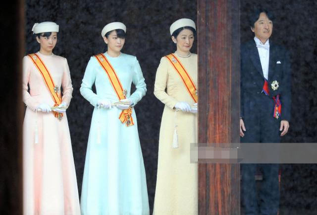 原创日本皇室纪子妃母女同穿"十二单"吸睛,真子佳子公主美如双胞胎