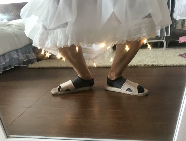 lo娘裙底有什么?私藏电风扇我忍了,却没想到还