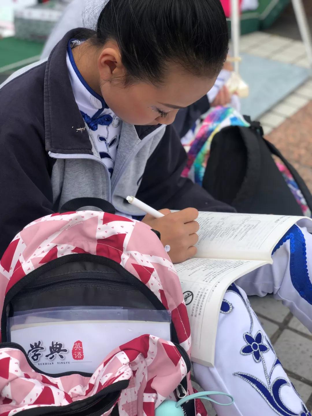 们怎么这么好看!这一盘,棠外初中健美操姑娘们