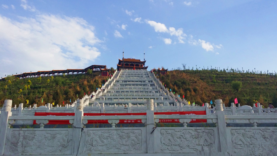 中国旅游景区大全之孝义金龙山