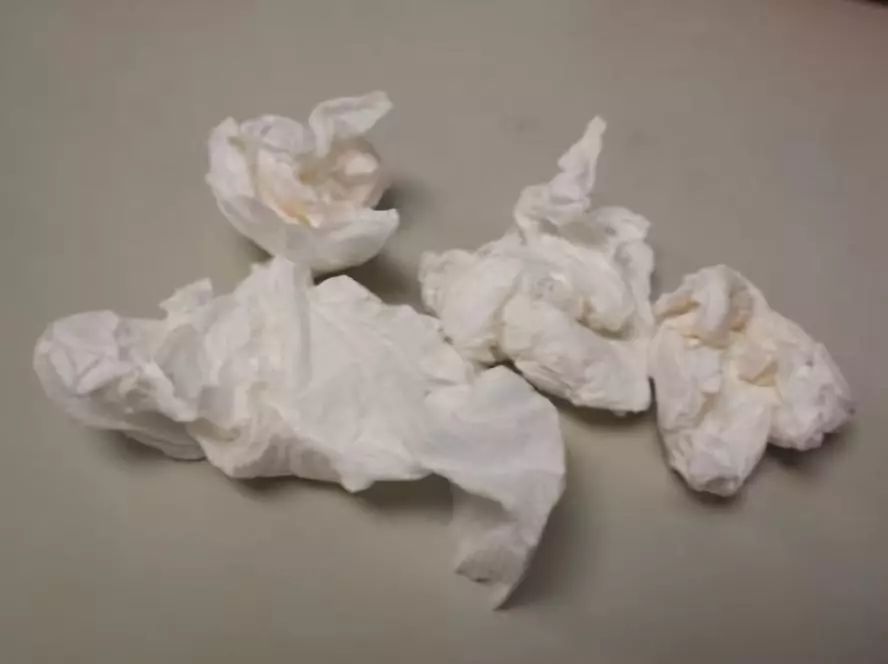 「妈咪孕事」客人贴了下脸，双胞胎女宝奄奄一息！感冒了，请远离我的宝宝！