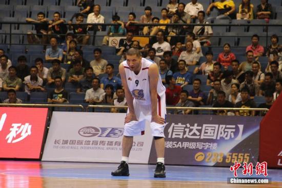中国篮球名宿巴特尔组建俱乐部“重启自我”
