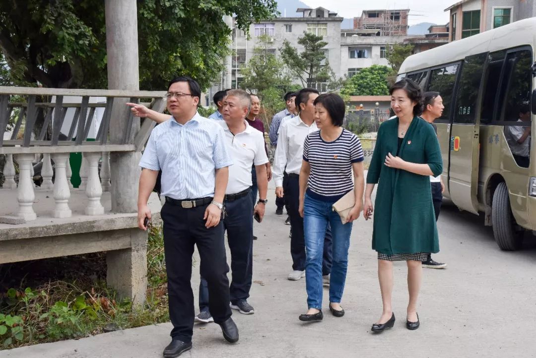 福州市人大常委会副主任陈建平,党组成员林颖等一行13人到高新区南屿