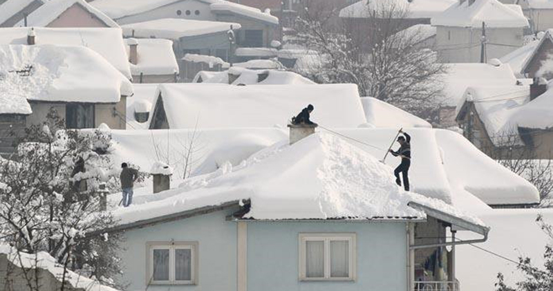 屋顶积雪化冰使用电伴热带效果好