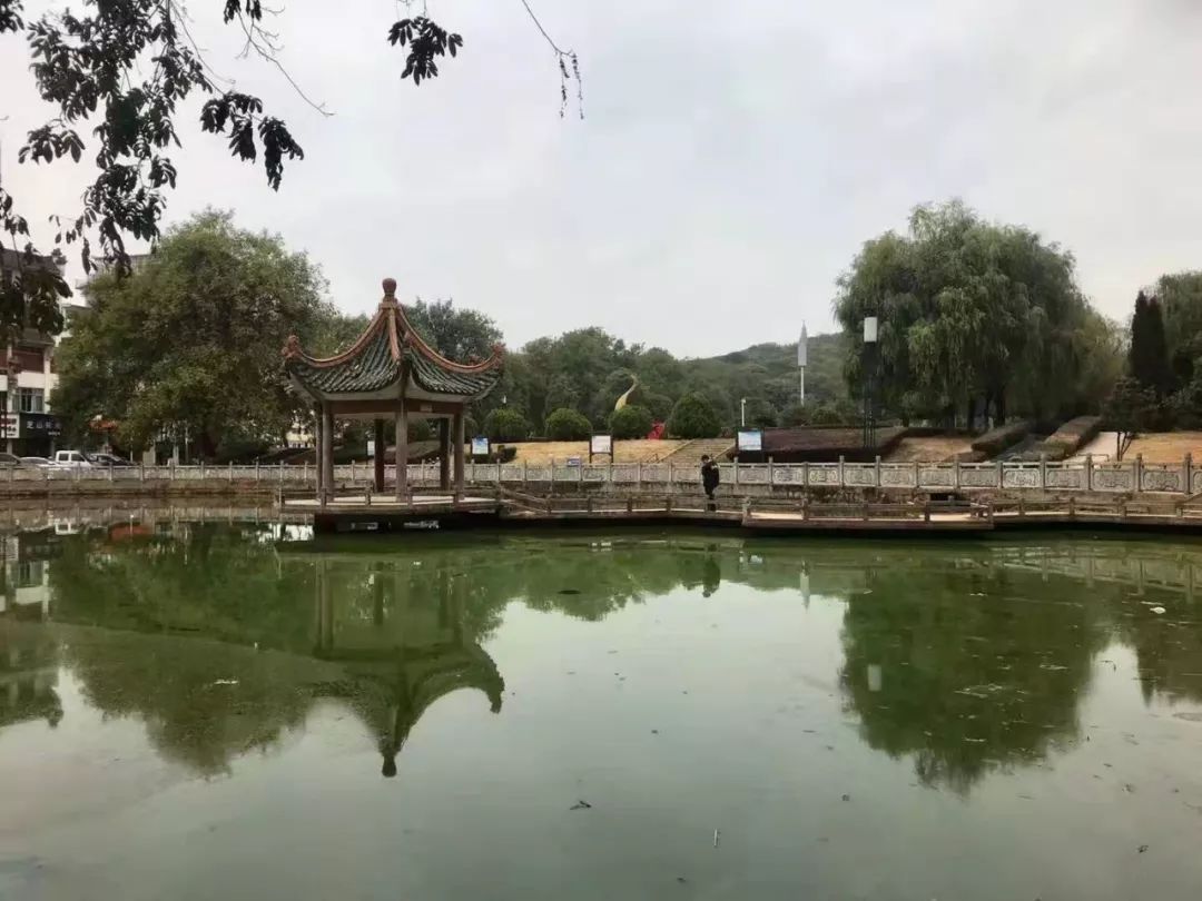 【延伸阅读】止水亭位于鄱阳县城西,芝山公园内.