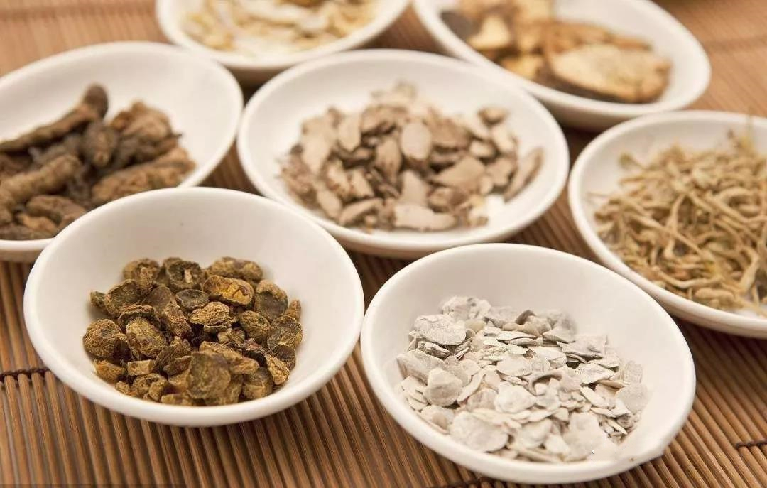 治以:调和营卫,益气养阴 方用:桂枝新加汤合芍药甘草汤加碱 处方