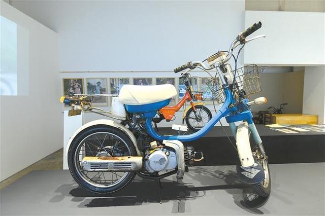 20世纪60年代上海自行车二厂制造的"幸福250"摩托车.