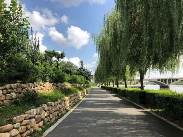 伊通河中段绿道系统,贯穿长春市主城区,连接伊通河两岸,将南湖大路