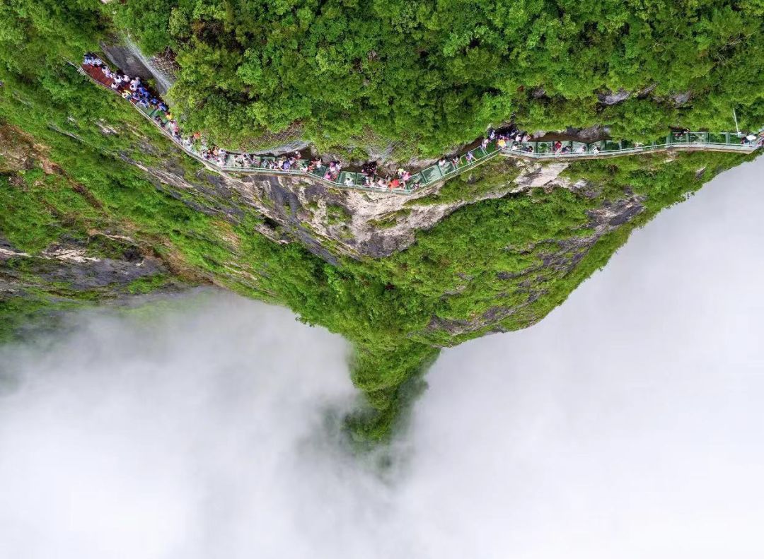 贡嘎人口_你在牛背山看风景 我在四人同山看你(3)