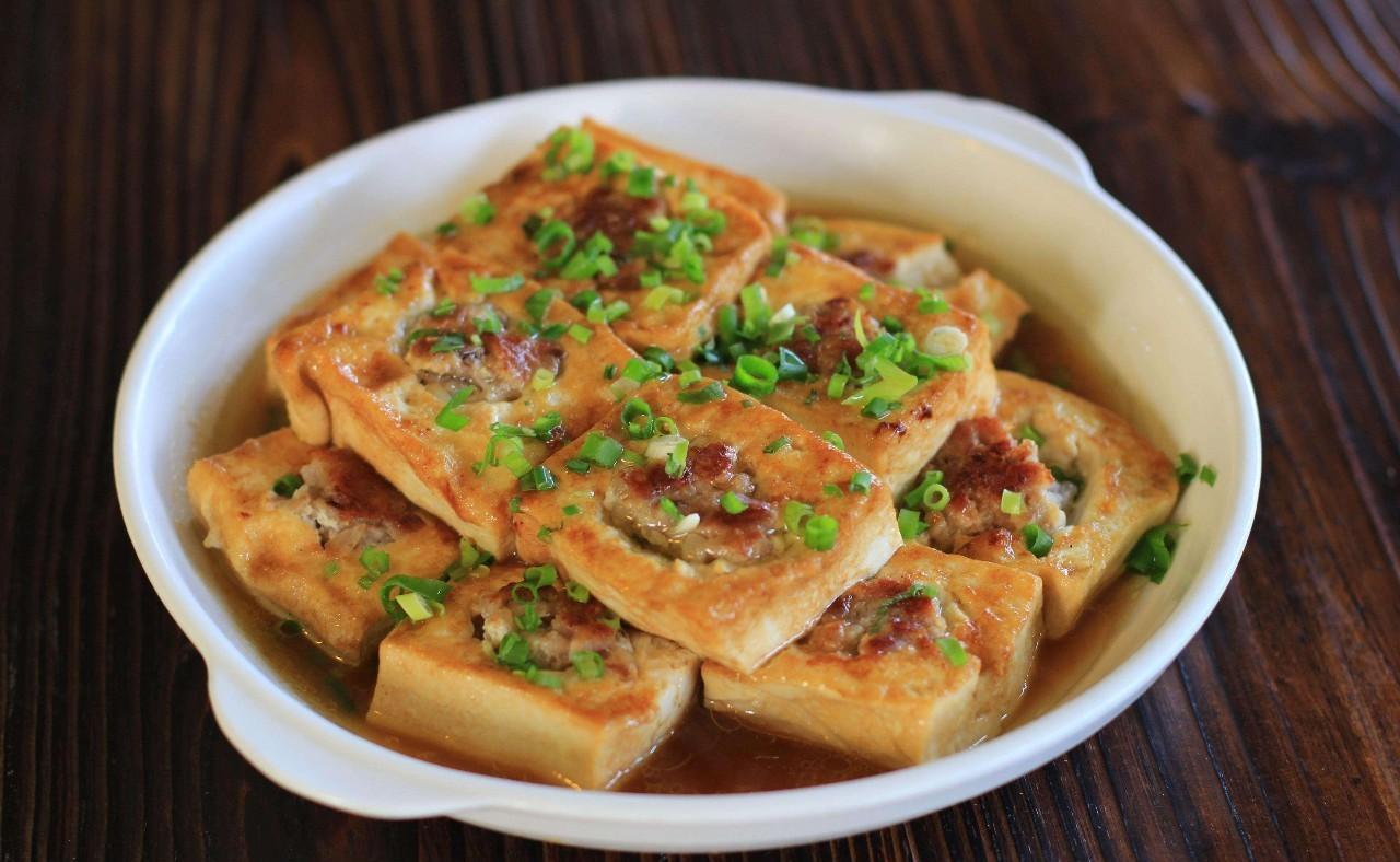 客家人都这样做豆腐,鲜嫩滑香,营养丰富,一口一块太过瘾!