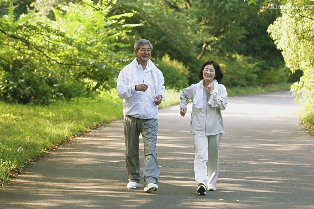 慢跑,快步走