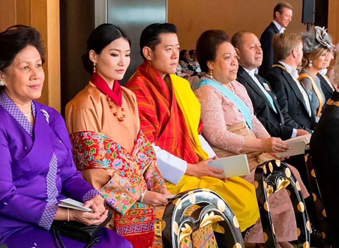 29岁不丹王后会见雅子皇后,礼仪周全显素养,但与国王全程无交流