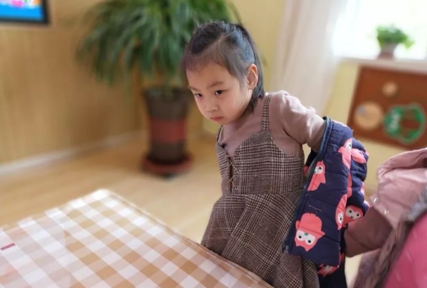 #蓝象宝贝育儿#霜降后，牢记孩子“三暖两不暖”，妈妈上点心，娃能少生病