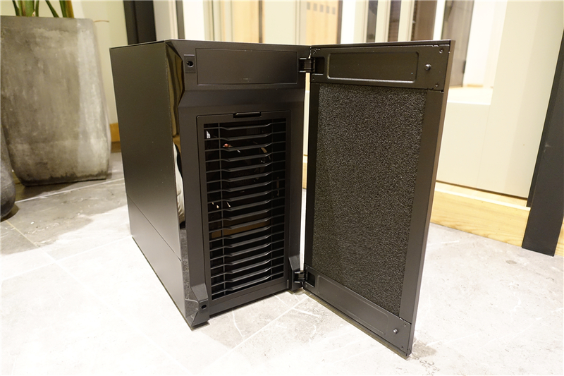 如果你在寻找一台静音散热效果好的机箱,那么