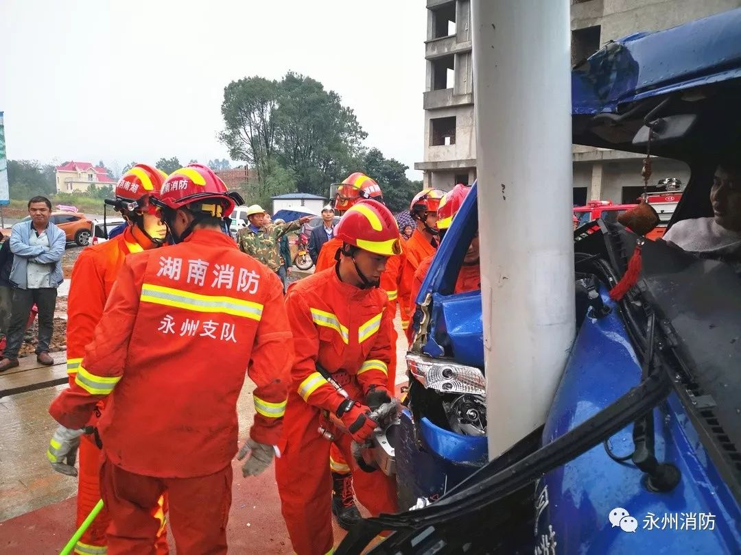 10月23日16时49分许,207国道零陵区富家桥镇往双牌县方向发生一起车祸