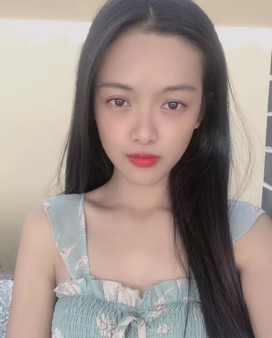微相亲93年知性漂亮的小姐姐等待并肩奋斗的你