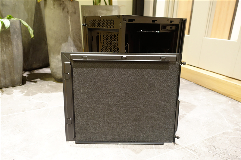 如果你在寻找一台静音散热效果好的机箱,那么