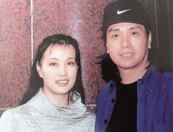 曾和刘晓庆苦恋5年终分手,如今刘晓庆婚姻幸福,他67岁却仍单身_伍卫国