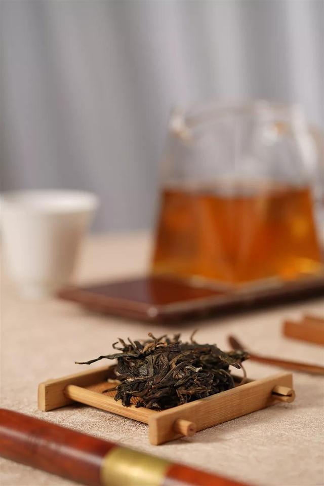 一杯香茶,道出易武贡茶百年历史