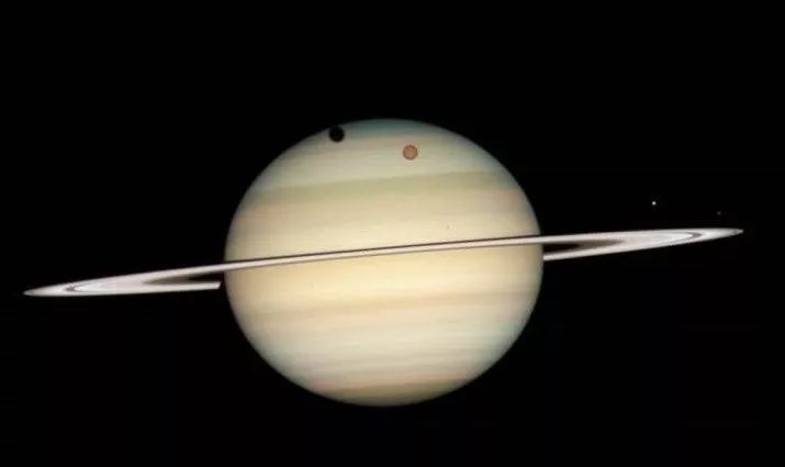 延綿8000公里！土星出現一種新氣旋，科學家稱以前從未見過 科技 第2張