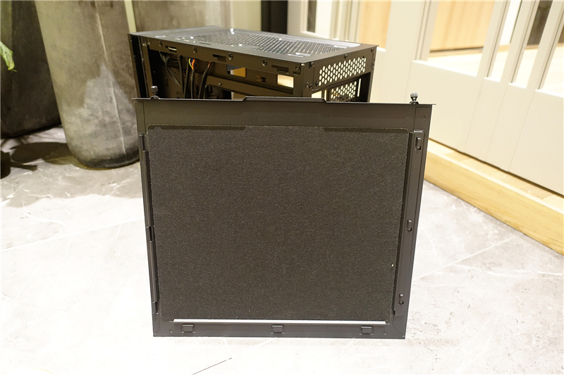 如果你在寻找一台静音散热效果好的机箱,那么