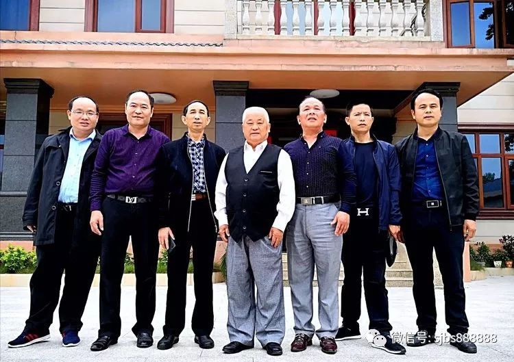 出席会议人员名单(排名不分先后):包树珣 包忠清 包小村包森焱 包咏鸿