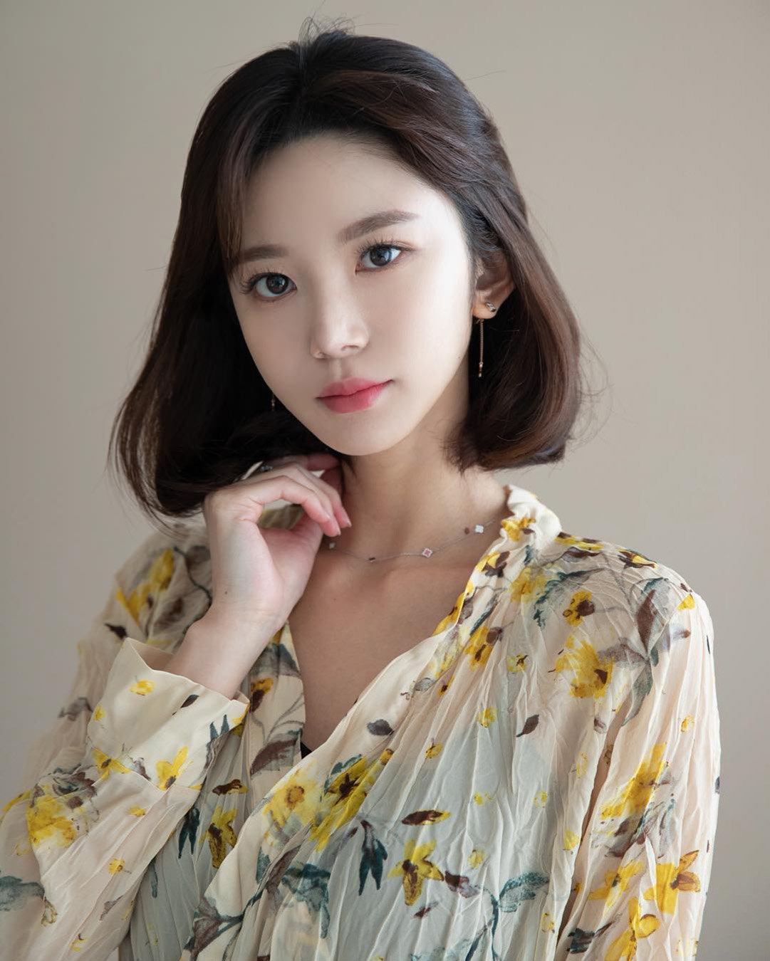 韩国美女模特minheekeem,清秀靓丽,合辑三34张