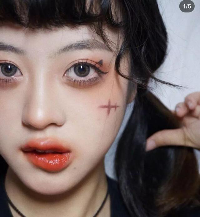化个可爱挂的万圣节妆才能要到糖呀