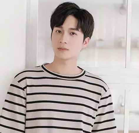 男生怎么吹三七分教程 42b348f3c59e4e2d8270574881452c04.jpeg
