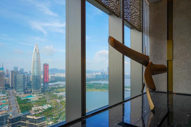 深圳鹏瑞莱佛士酒店深圳湾1号至高塔上的云端奢华一生必住