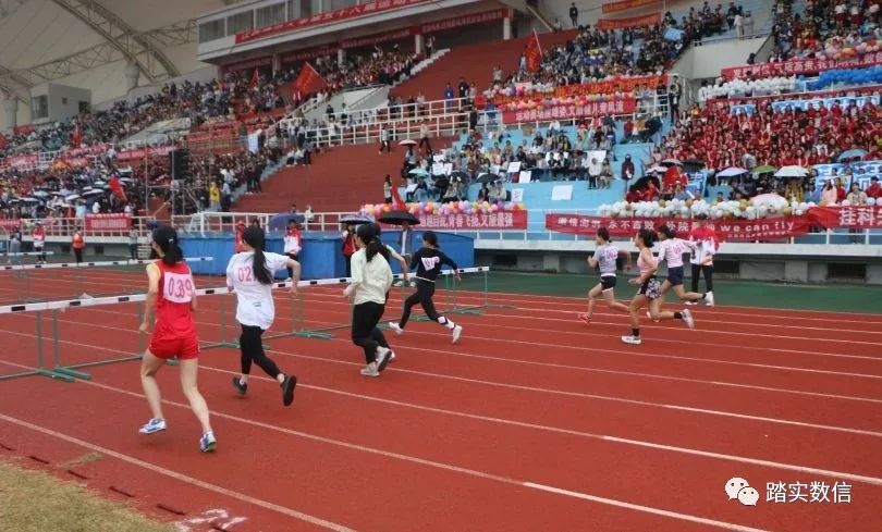 铅球决赛共投几次 90dd5e10efcb4b668afef6a08f6d320e.jpeg