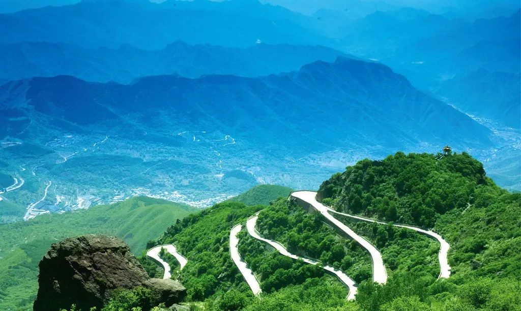 石子乡人口_石子路(3)