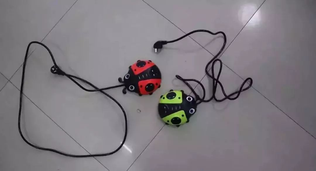 为什么不能捡纽扣 988277575ffc4613ad75f102a86b5d35.jpeg