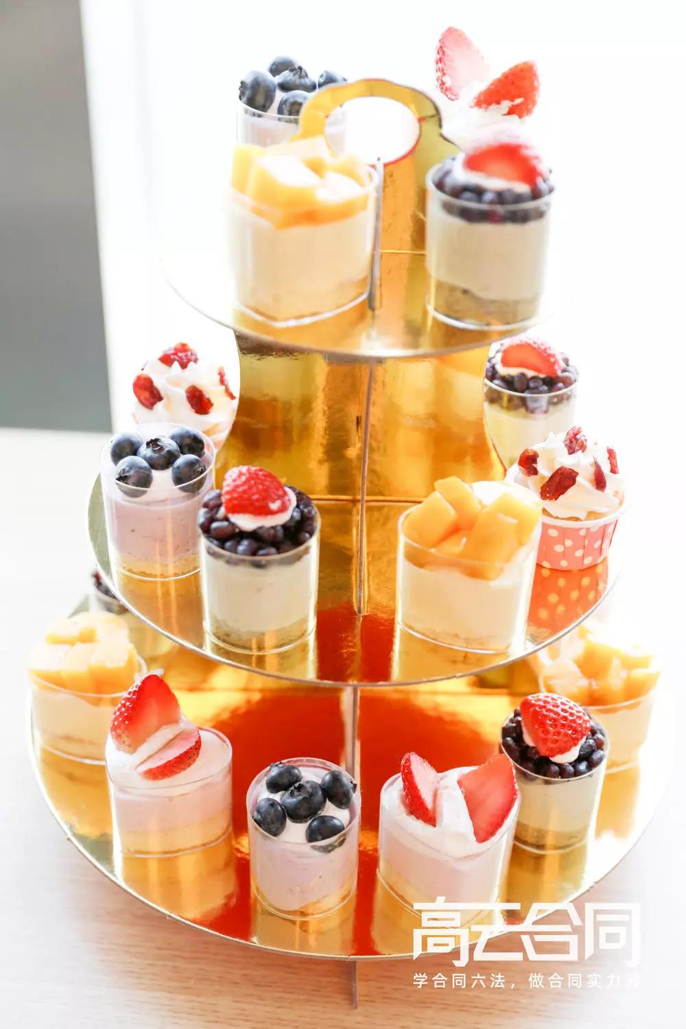 看美剧,打扑克,演小品!别笑,我们是来谈判的!