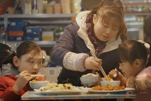 伊谷情感：原创6岁女童患白血病，20万重疾险理赔遭拒！保险公司：5年前就有病
