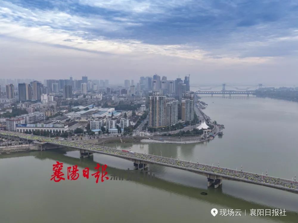 跑一场马拉松,看懂襄阳这座城_滨江大道