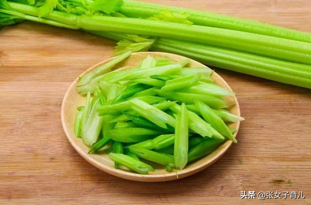 芹菜怎么种植才能长出来 ea8c172b6c30485d941274e1d07104d5.jpeg