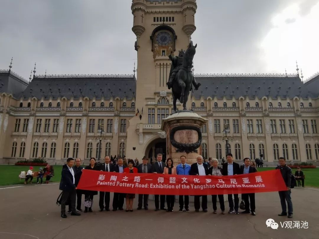 10月26日,在古老而又美丽的罗马尼亚雅西市摩尔多瓦王宫,一场东西文化