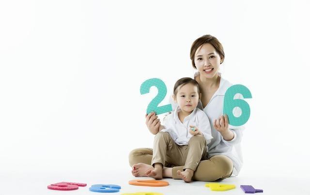 【靓妈美娃】刚出生的婴儿，理想的体重不是8斤8两，而是这个数，说明发育很好