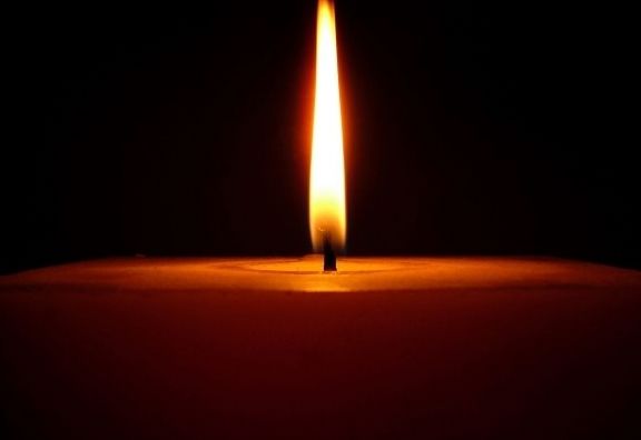 男子欠钱无力偿还,勒死妻儿3人后上吊自杀