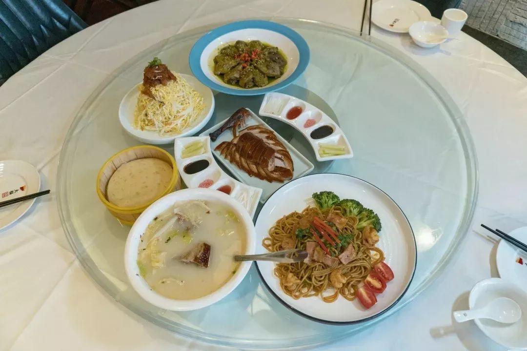 烤鸭人均消费_北京烤鸭图片