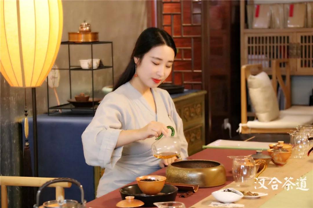 如茶的你,如此美丽!_女人